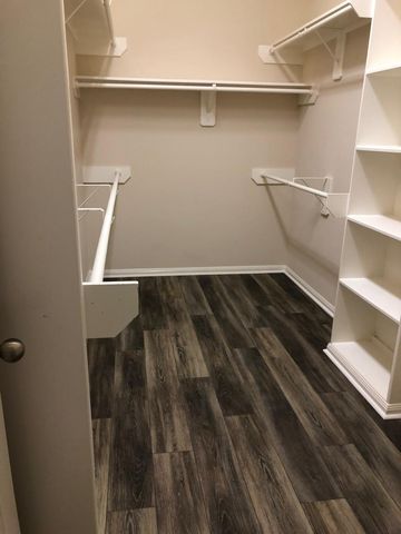 31 W Spindle Tree Circle W, The Woodlands, TX 77382