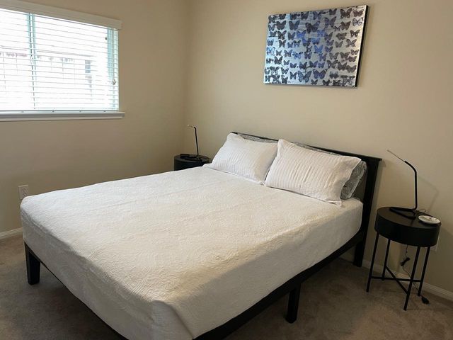 31 W Spindle Tree Circle W, The Woodlands, TX 77382