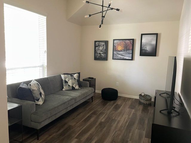 31 W Spindle Tree Circle W, The Woodlands, TX 77382