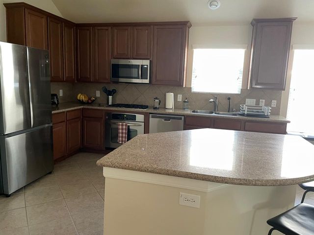 31 W Spindle Tree Circle W, The Woodlands, TX 77382