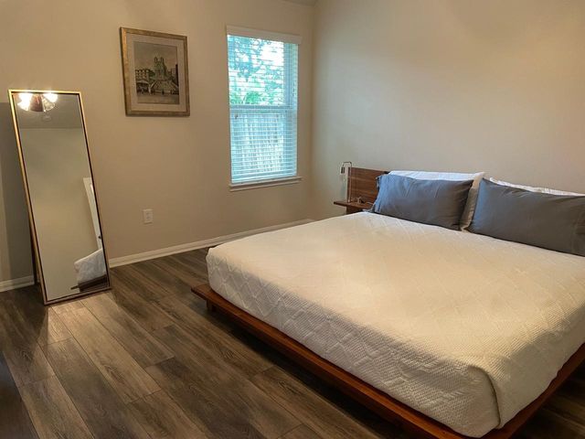 31 W Spindle Tree Circle W, The Woodlands, TX 77382