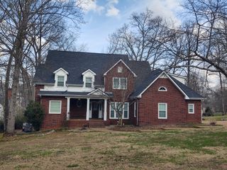 143 Laural Hill Dr, Smyrna, TN 37167
