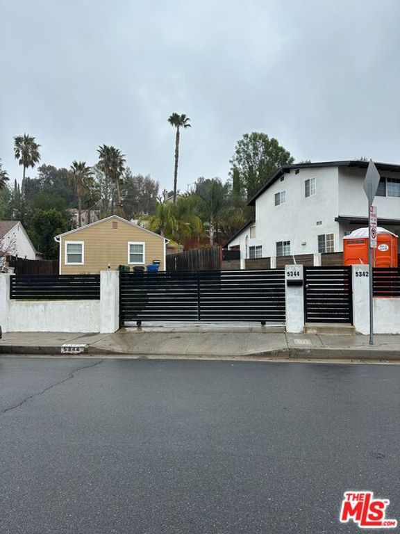 5344 Don Pio Drive, Woodland Hills, CA 91364