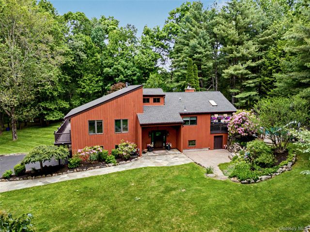 12 Keyrel Lane, Mahopac, NY 10541