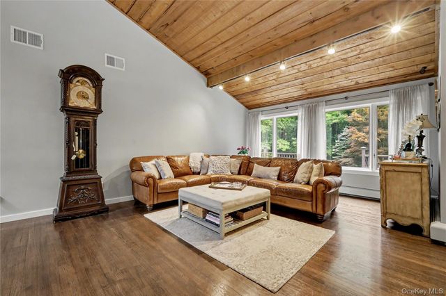 12 Keyrel Lane, Mahopac, NY 10541