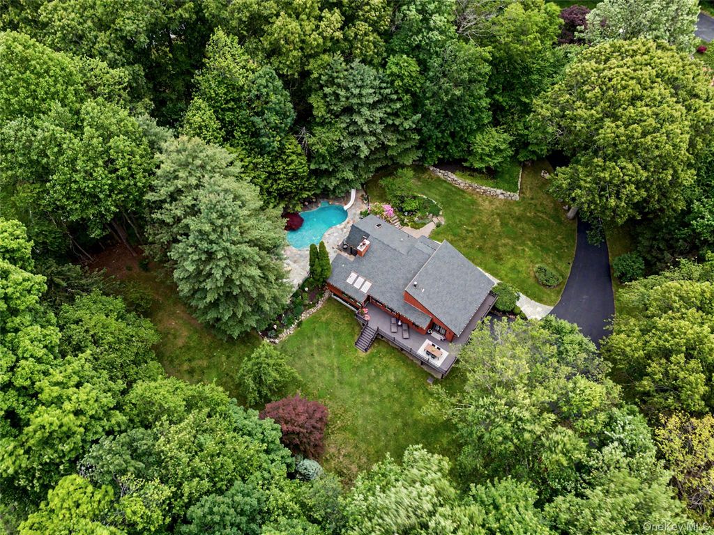12 Keyrel Lane, Mahopac, NY 10541