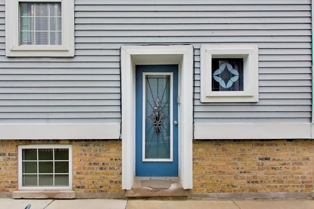 1232 W Nelson Street B, Chicago, IL 60657