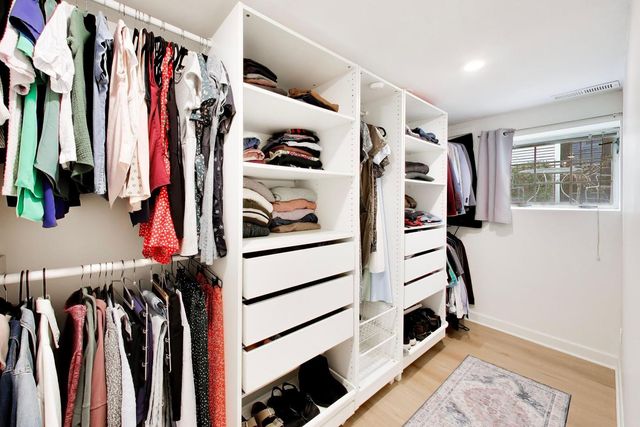 1232 W Nelson Street B, Chicago, IL 60657