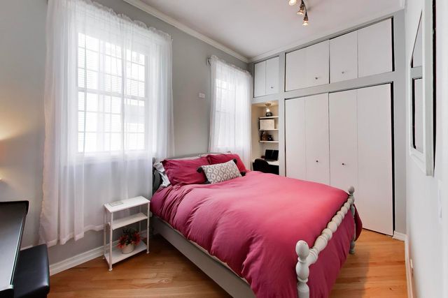 1232 W Nelson Street B, Chicago, IL 60657