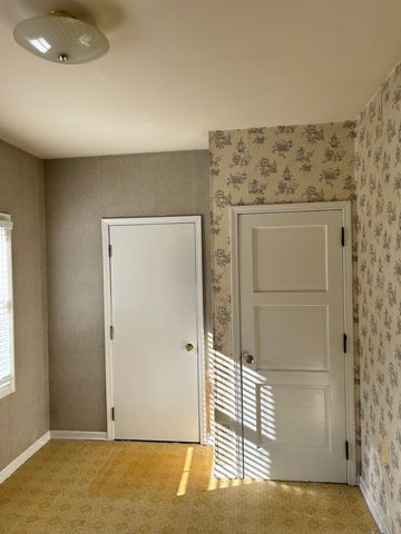 6104 Madison Avenue, Indianapolis, IN 46227