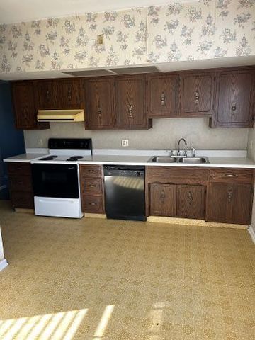 6104 Madison Avenue, Indianapolis, IN 46227