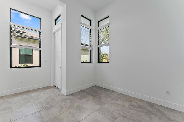9333 SW Pepoli Way, Port St. Lucie, FL 34987