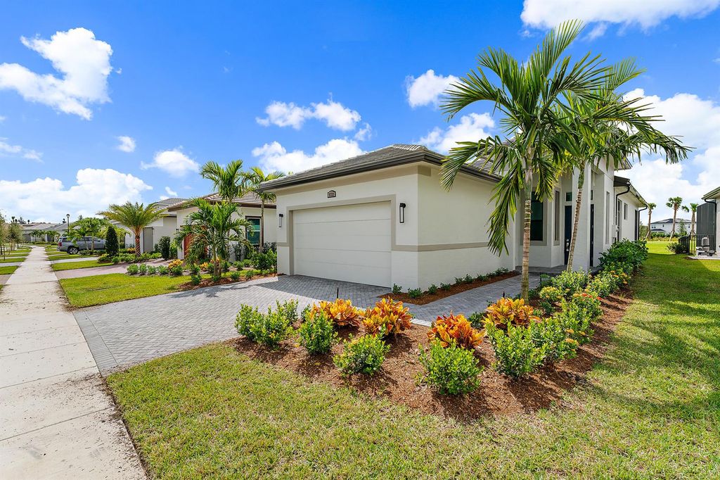 9333 SW Pepoli Way, Port St. Lucie, FL 34987