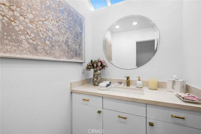 20 NICE, Laguna Niguel, CA 92677
