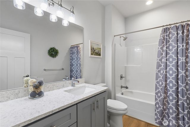 10135 Albany Park Lane SW, Rochester, WA 98579
