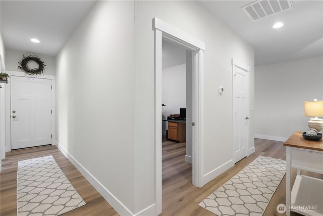 10135 Albany Park Lane SW, Rochester, WA 98579