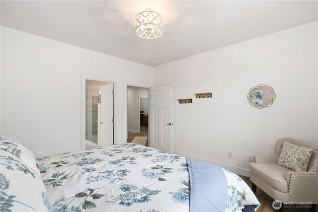 10135 Albany Park Lane SW, Rochester, WA 98579