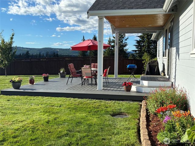 10135 Albany Park Lane SW, Rochester, WA 98579