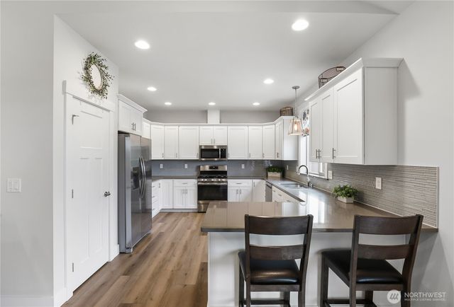 10135 Albany Park Lane SW, Rochester, WA 98579