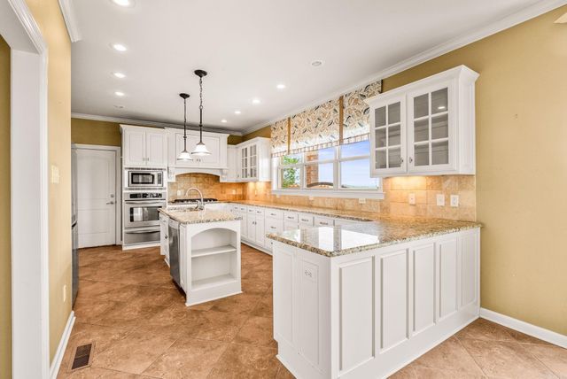 89 River Road Drive W, Mayflower, AR 72106