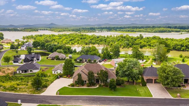 89 River Road Drive W, Mayflower, AR 72106