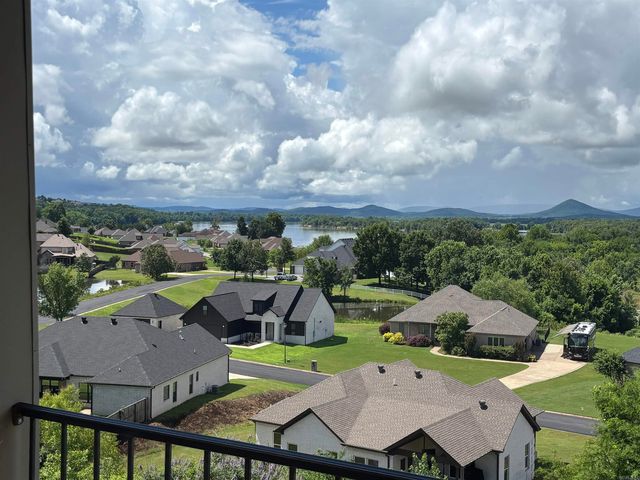 89 River Road Drive W, Mayflower, AR 72106
