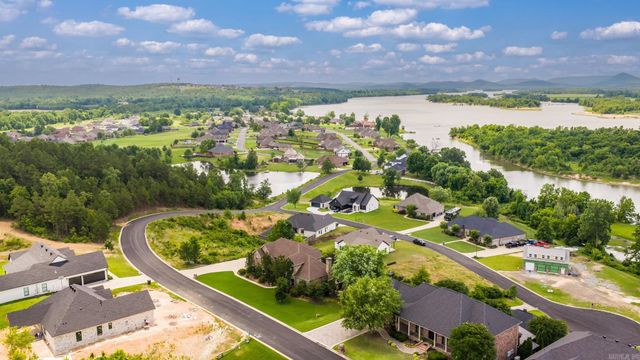 89 River Road Drive W, Mayflower, AR 72106