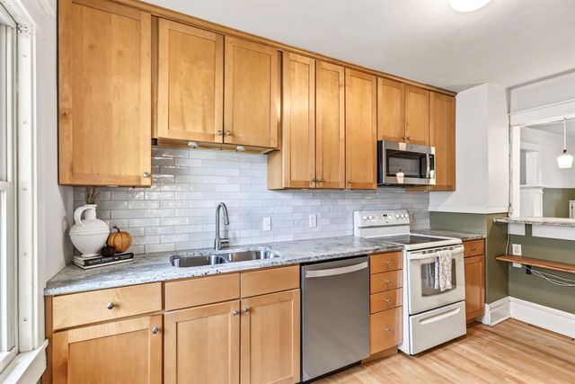 1616 Emery Street, Eau Claire, WI 54701