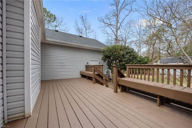 100 Minton WAY, Smithfield, VA 23430