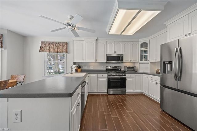 100 Minton WAY, Smithfield, VA 23430