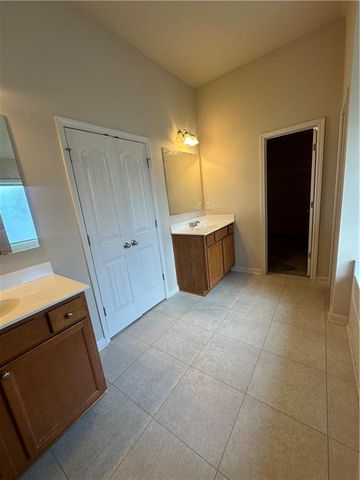 571 Collingsworth Lane, Lawrenceville, GA 30043