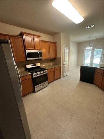 571 Collingsworth Lane, Lawrenceville, GA 30043
