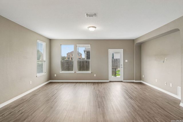 102 ANCHOR BLF, Universal City, TX 78148