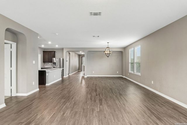 102 ANCHOR BLF, Universal City, TX 78148