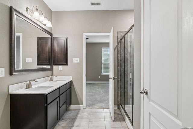 102 ANCHOR BLF, Universal City, TX 78148