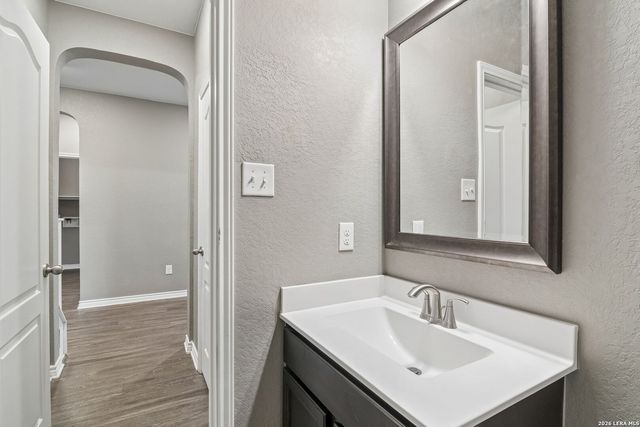 102 ANCHOR BLF, Universal City, TX 78148
