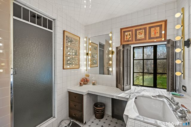 14 Langner Lane, Weston, CT 06883