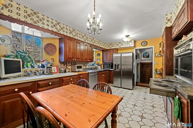 14 Langner Lane, Weston, CT 06883