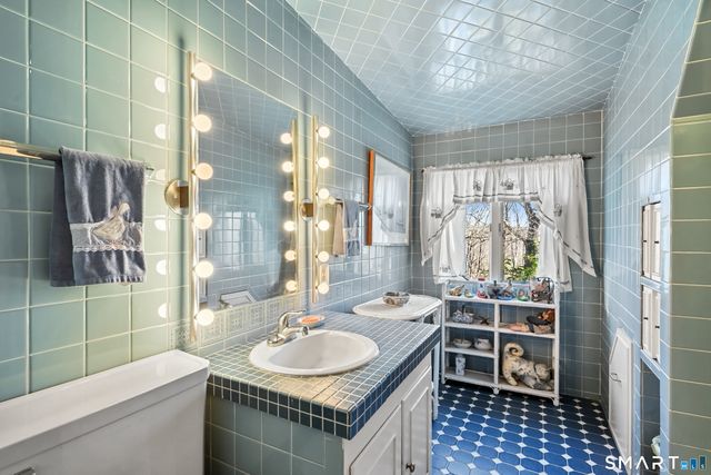 14 Langner Lane, Weston, CT 06883