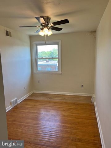 4004 GIDEON RD, Brookhaven, PA 19015