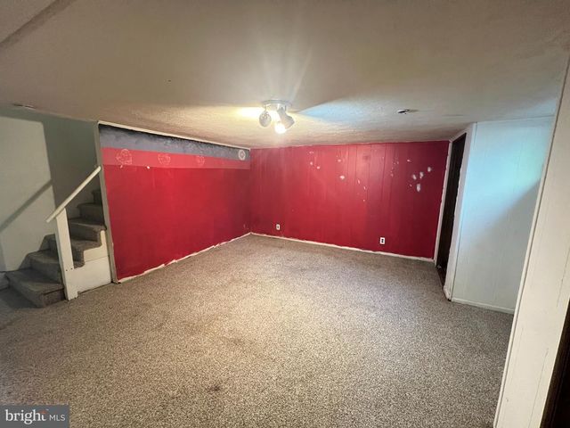 4004 GIDEON RD, Brookhaven, PA 19015
