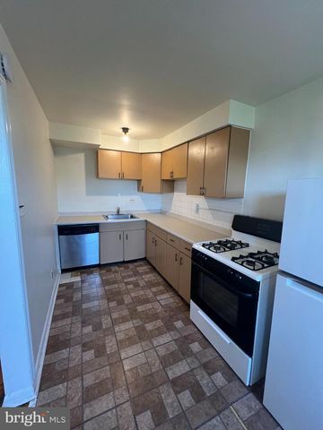 4004 GIDEON RD, Brookhaven, PA 19015