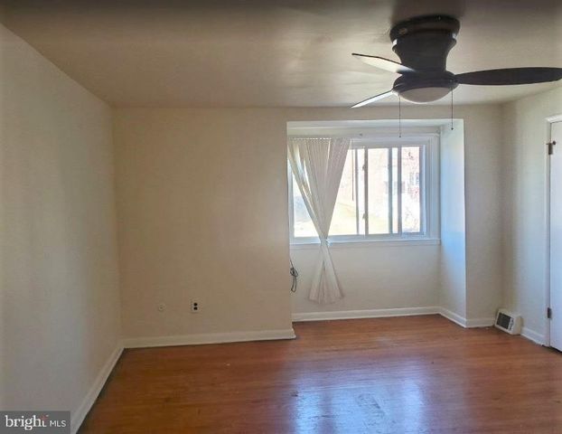 4004 GIDEON RD, Brookhaven, PA 19015