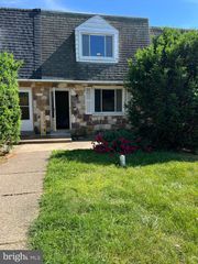 4004 GIDEON RD, Brookhaven, PA 19015
