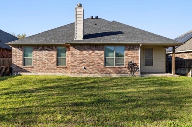 565 Griffith Drive, Saginaw, TX 76179