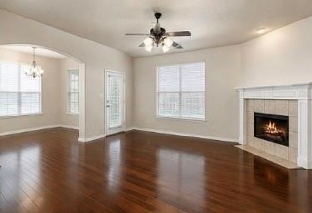 565 Griffith Drive, Saginaw, TX 76179