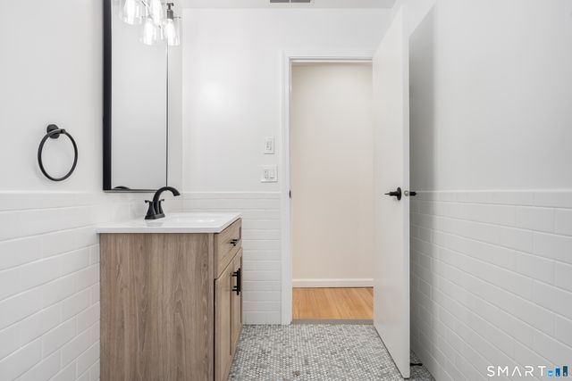 24 Pleasant Hill Road, Newtown, CT 06470