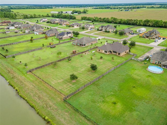 4827 Magnolia Bend Drive, Rosharon, TX 77583