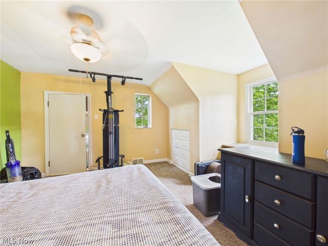 683 E Ford Avenue, Barberton, OH 44203