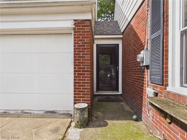 683 E Ford Avenue, Barberton, OH 44203